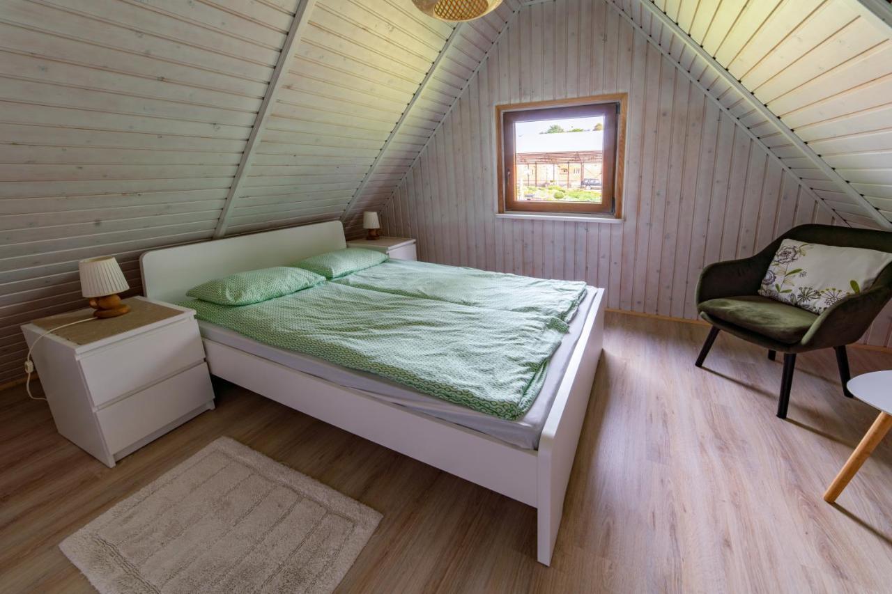 Pod Debami Domki ,Pokoje,Nauka Jazdy Konnej Sarbsk Obok Leby Buitenkant foto